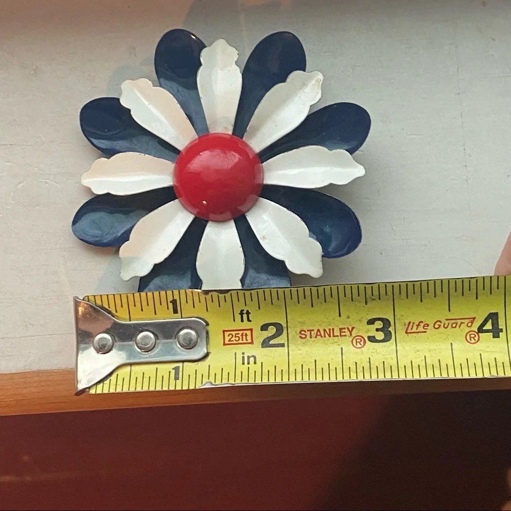 Vintage Americana floral pin - Picture 4 of 8